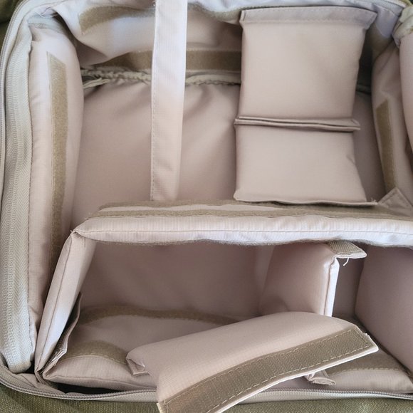 NWOT National Geographic Large Backpack - Picture 14 of 16